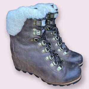 Sorel Joan of Arctic Cozy Wedge Lace Bootie 2699-256